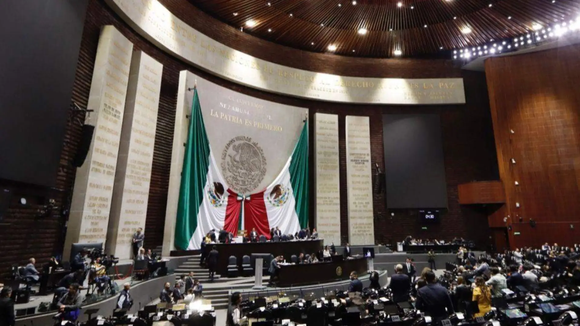 Diputados celebraron Día de Reyes en grande rentaron parque de diversiones